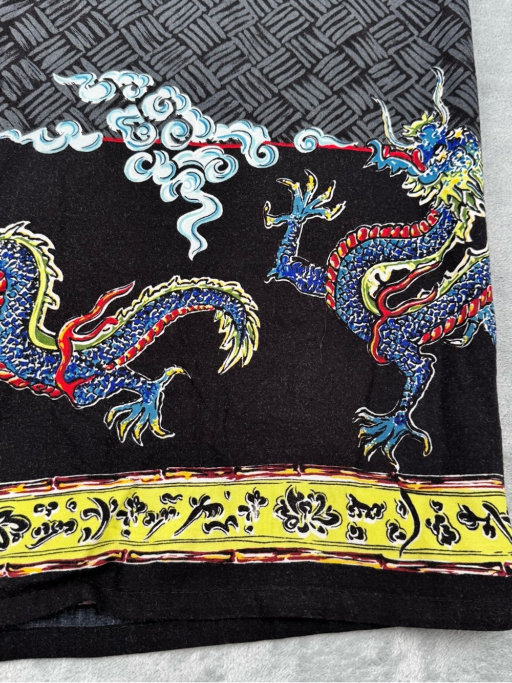 VTG Pineapple Connection Shirt Mens L Button Up Y2K Dragons Short Sleeve Rayon - Picture 2 of 11